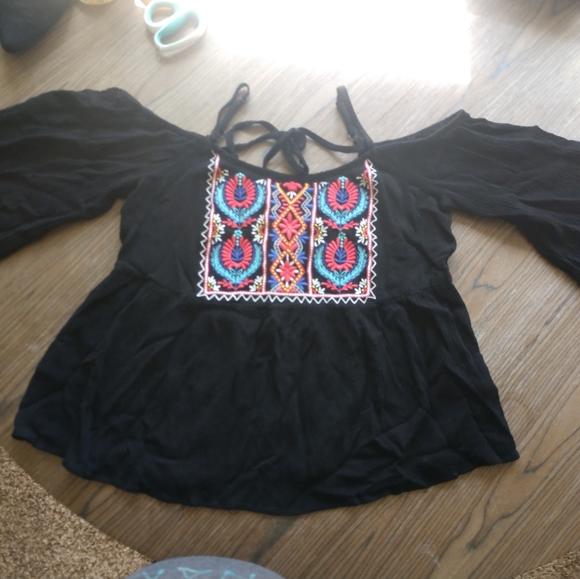 Embroidered top - Picture 5 of 7